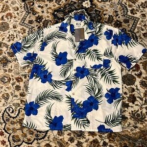Uzzi Hawaiian button down shirt